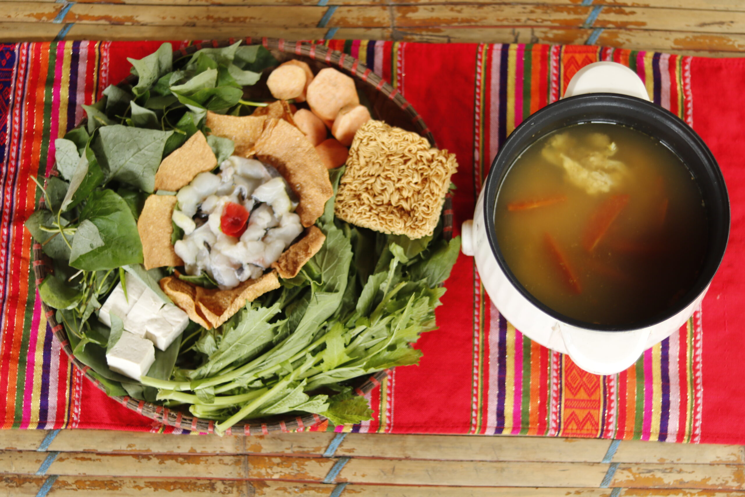 Thung Lũng Bướt Mùa Hạ: Văn Hoá, Thiên Nhiên Và Ẩm Thực Thái