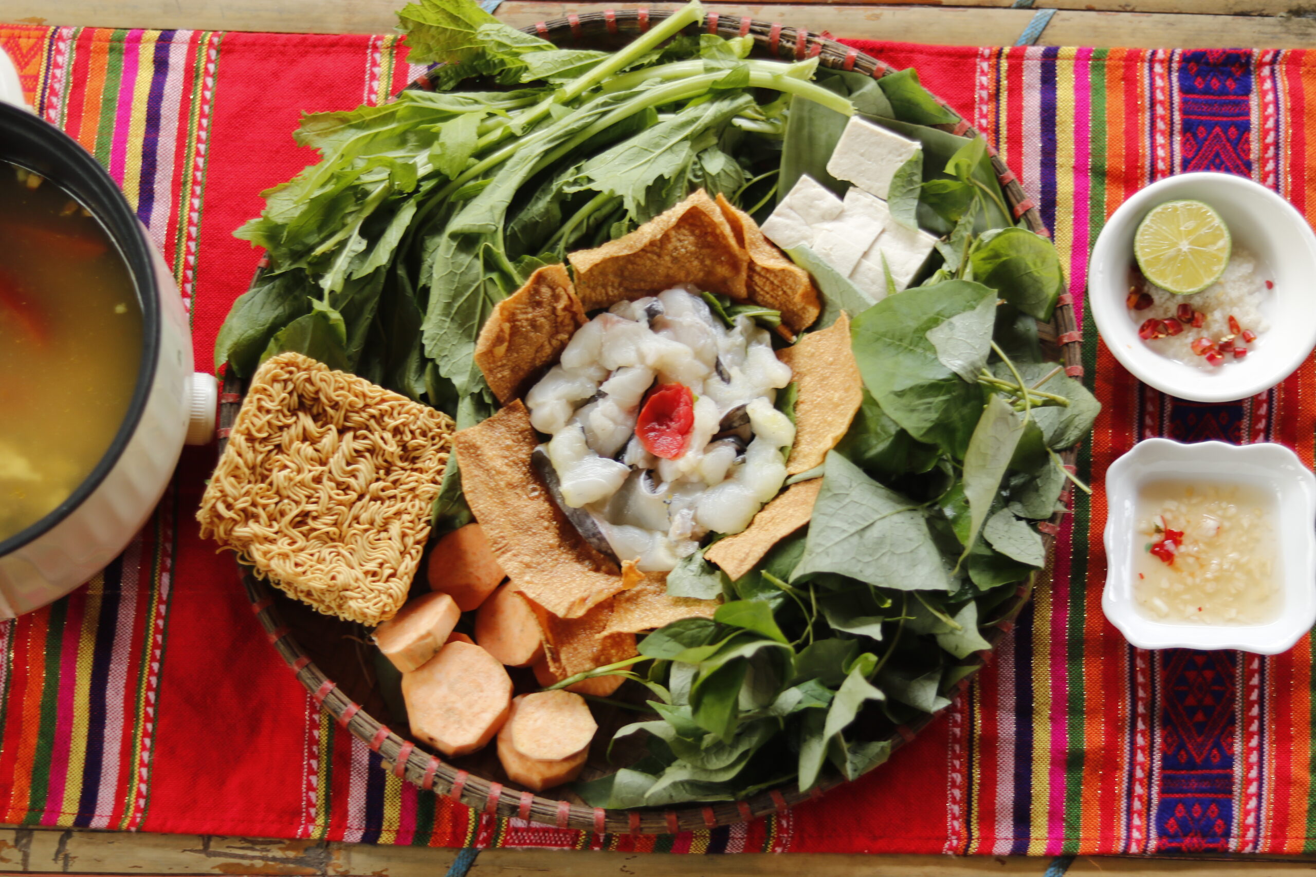 Thung Lũng Bướt Mùa Hạ: Văn Hoá, Thiên Nhiên Và Ẩm Thực Thái