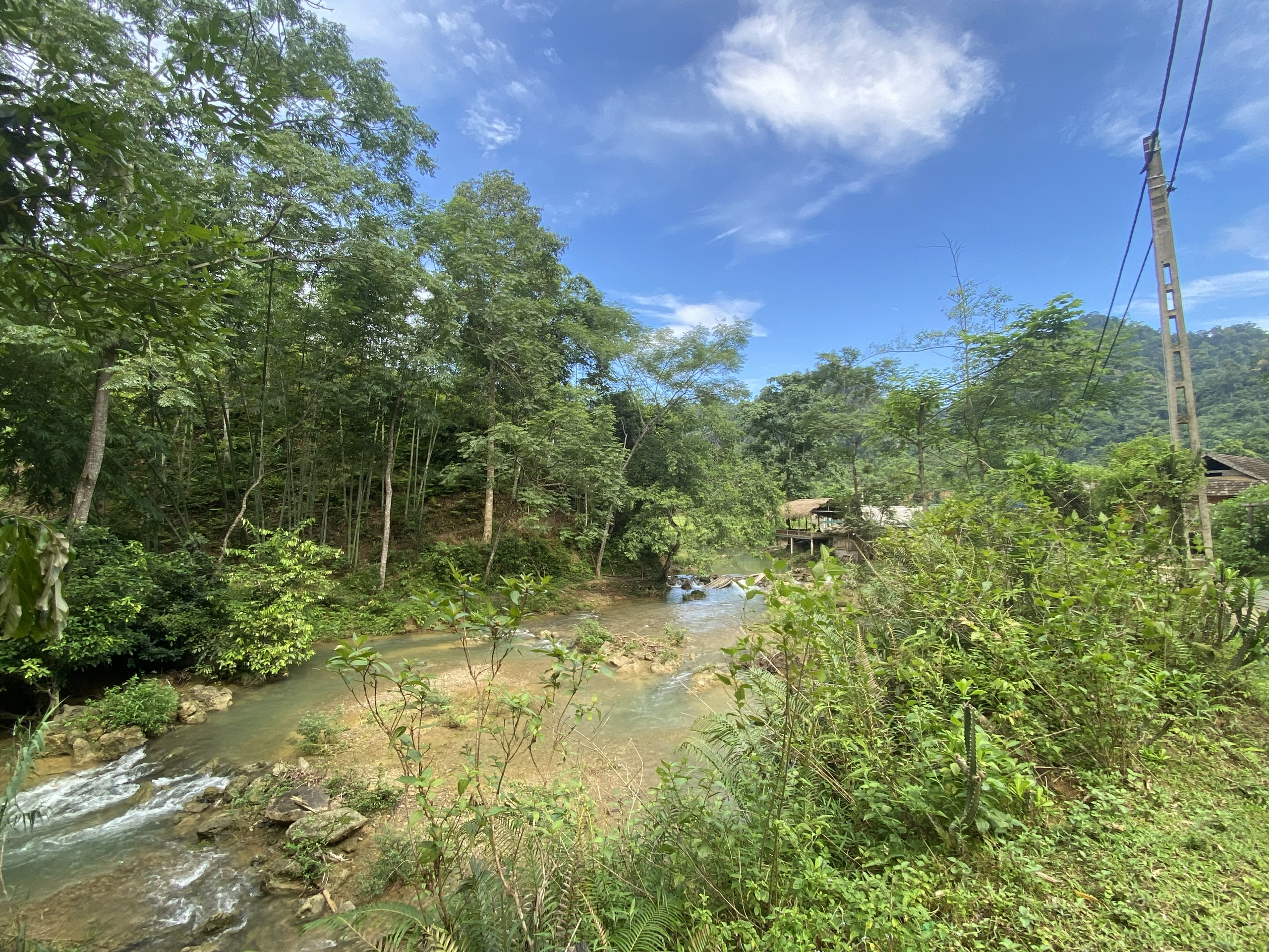 BẢN LÀNG QUY ƯỚC BẮT MỘT CON CÁ SUỐI PHẠT 20KG THÓC