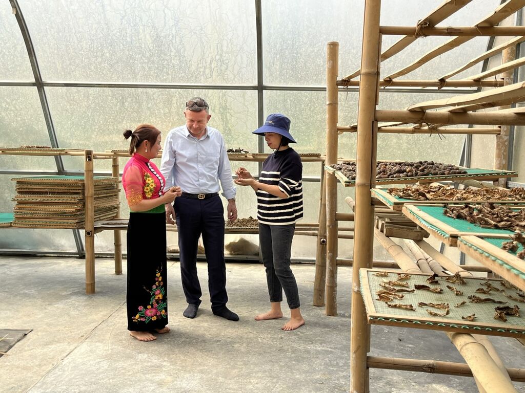 Accroître l’indépendance économique des femmes des minorités ethniques