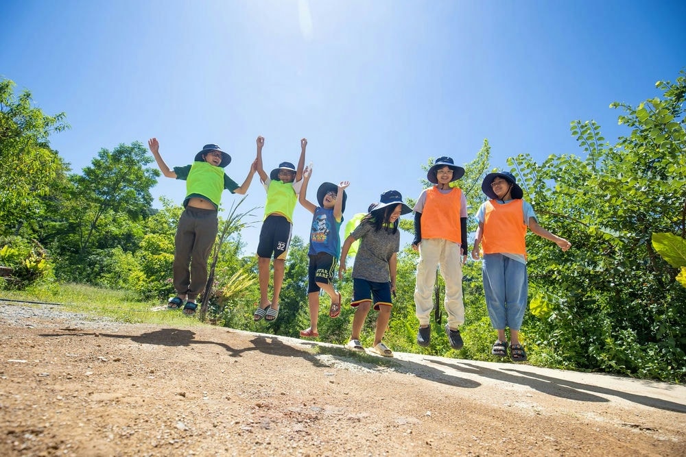 BƯỚTOPIA: Tour Du Lịch Tiếng Anh Gắn Liền Với Thiên Nhiên Và Trải Nghiệm Văn Hóa Dân Tộc BƯỚTOPIA: Tour Du Lịch Tiếng Anh Gắn Liền Với Thiên Nhiên Và Trải Nghiệm Văn Hóa Dân Tộc