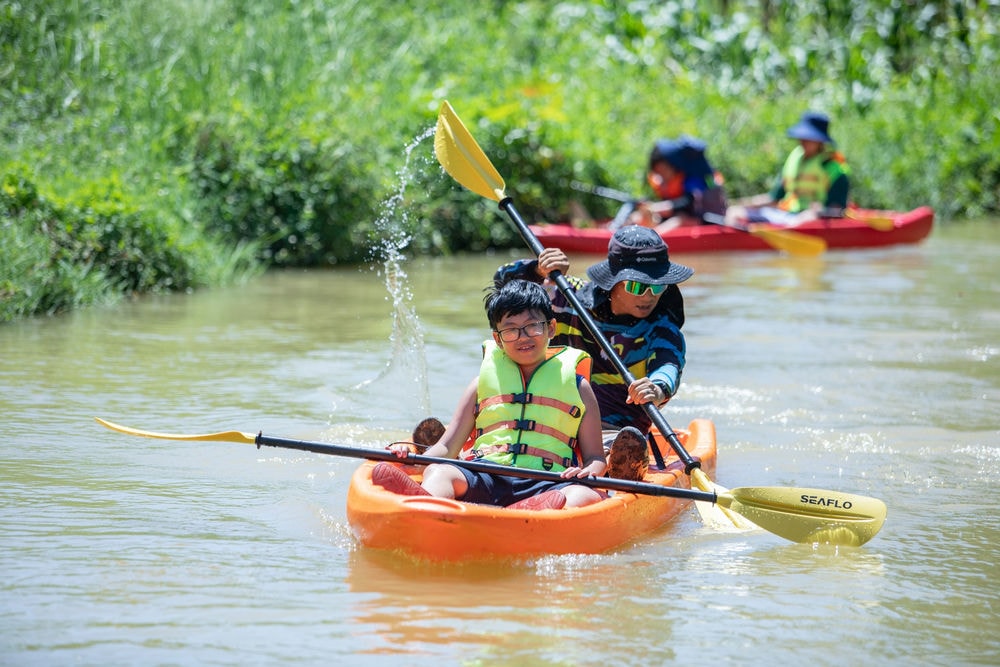 BƯỚTOPIA: Tour Du Lịch Tiếng Anh Gắn Liền Với Thiên Nhiên Và Trải Nghiệm Văn Hóa Dân Tộc BƯỚTOPIA: Tour Du Lịch Tiếng Anh Gắn Liền Với Thiên Nhiên Và Trải Nghiệm Văn Hóa Dân Tộc