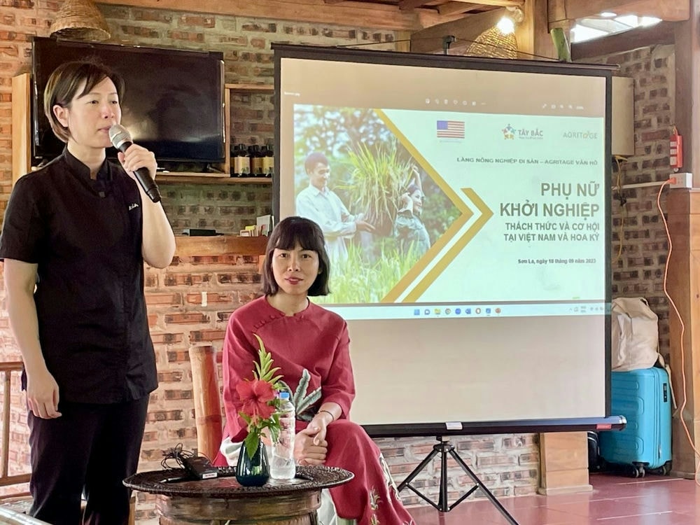 Vua đầu bếp Christine Hà cùng phụ nữ bản Bướt sáng tạo món ăn từ nguyên liệu bản địa